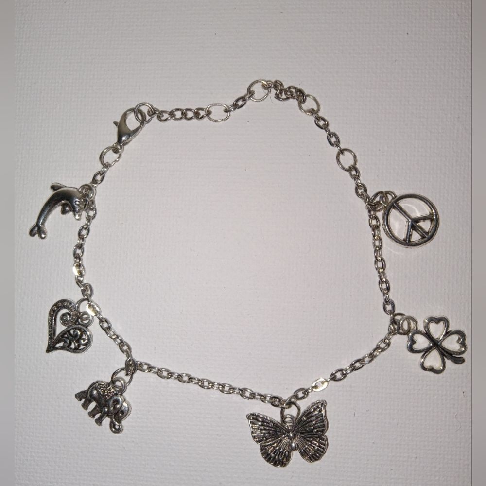 💍Silver charm bracelet adjustable
